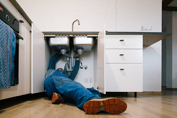 Professional Leak Detection technician working in Paradox, NY